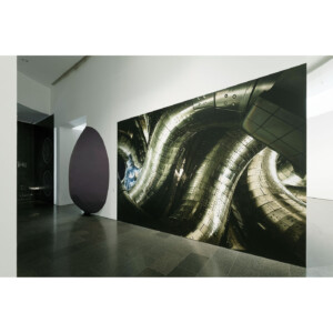 スペインのバルセロナ現代美術館で開催された「IN THE OPEN OR IN STEALTH」展において、写真を展示していただきました。
<br/>
Photograph is exhibited at the “IN THE OPEN OR IN STEALTH” exhibition held at the Museu d'Art Contemporani de Barcelona in Spain. Museu d'Art Contemporani de Barcelonaでの展示